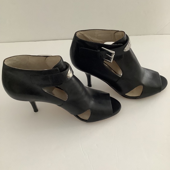 Michael Kors Geniune Leather Black shoe bootie size 8 - Picture 5 of 8